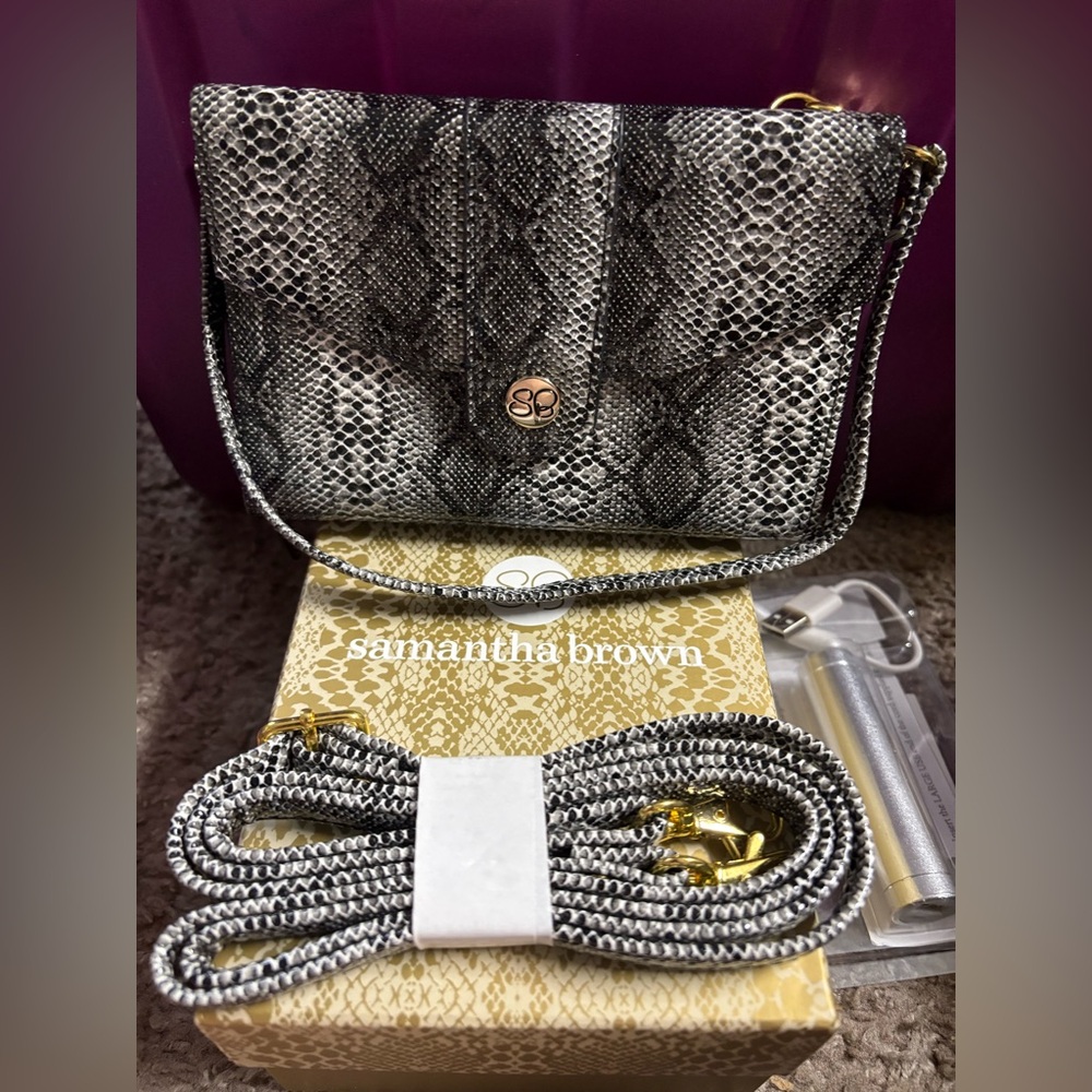 Samantha Brown Silver Snakeskin-Effect Clutch